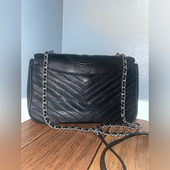 🖤 Tory Burch Fleming silver chain quilted bag flap bag crossbody bag travel bag - Picture 5 of 17